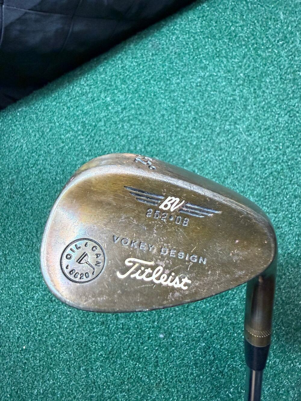Titleist Vokey Oil Can Wedge 52* Fujikura Fiber Wedge Graphite Mens RH